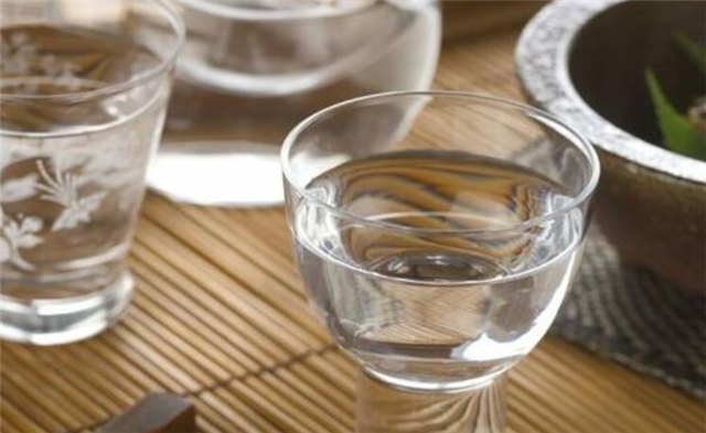 伏特加和白酒哪個(gè)烈？看度數(shù)咯！