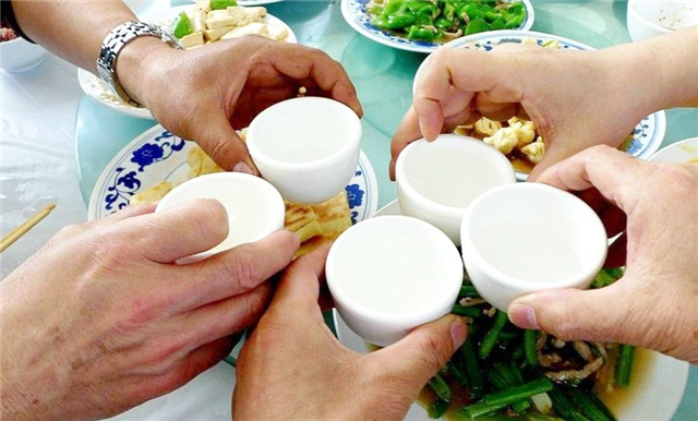 為什么感覺(jué)白酒很難喝？白酒那味道不喜歡也正常