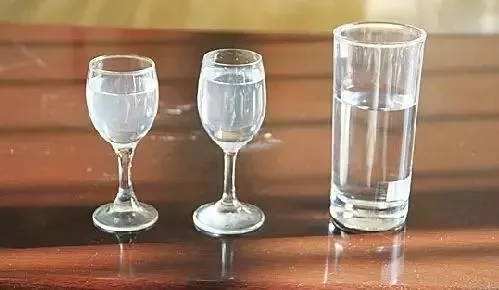 白酒為什么會渾濁？渾濁的白酒還能喝嗎？
