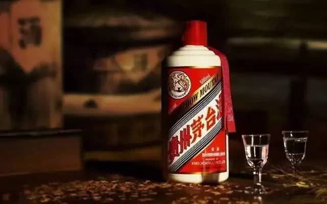 怎樣區(qū)分白酒的優(yōu)劣？買白酒需要注意什么問題？