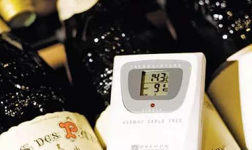 保存紅酒和白酒的溫度是多少？葡萄酒保存在10~15攝氏度