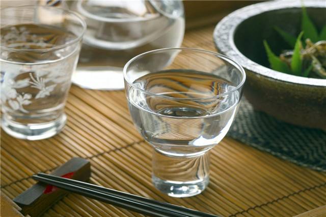 如何喝白酒才好喝？喝白酒喝多少度的好？