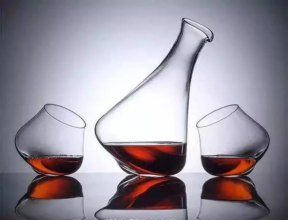紅酒怎么醒酒最好，醒完酒如何清洗醒酒器
