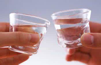 天天喝白酒對身體有什么危害？天天喝白酒對身體的主要危害