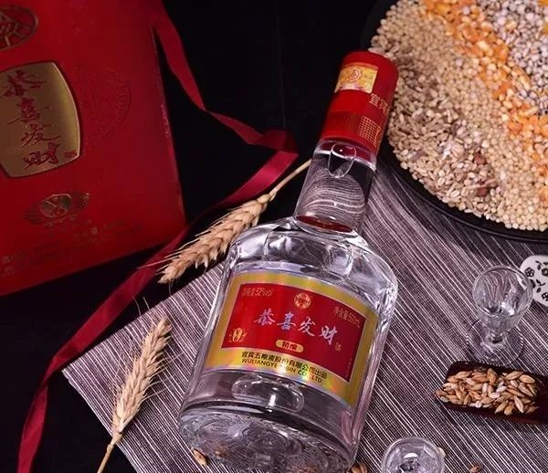 喝白酒發(fā)苦是什么原因？怎樣去除白酒中的苦味？