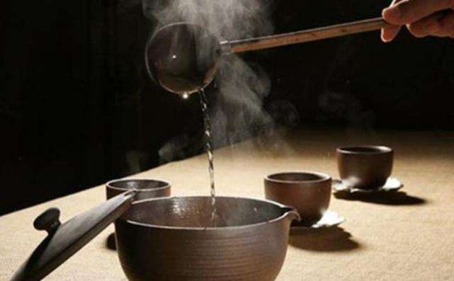 白酒加熱喝有什么好處？古人喝酒之前為何都要溫一溫？