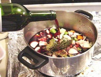 紅酒可以做飯嗎？原來(lái)紅酒還可以這么做