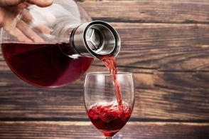 紅酒醒酒的目的是什么？醒酒要多長時間？