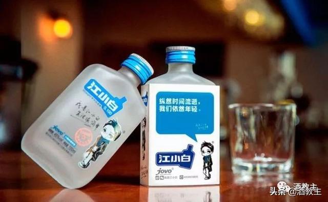 江小白光瓶酒，白酒文案最好的潮牌