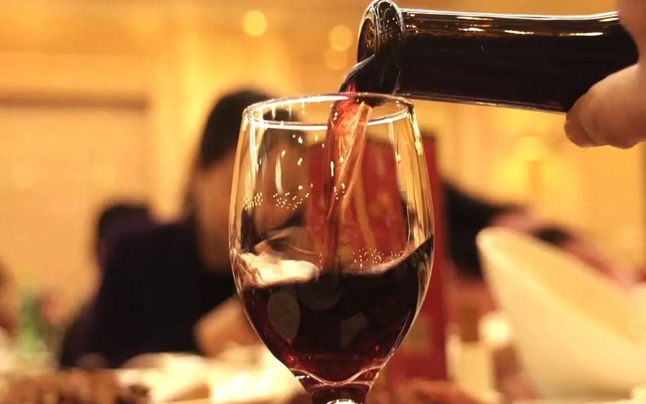 紅酒商家如何做好紅酒銷(xiāo)售？這些很關(guān)鍵