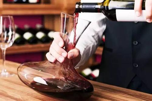 什么紅酒不需要醒酒直接喝？醒酒的目的是什么？