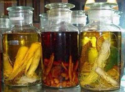 多少度的白酒泡藥酒比較好？用高度酒泡藥酒比較好。