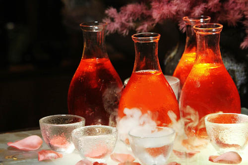泡玫瑰酒適合用什么酒？花酒的釀造方法是什么？