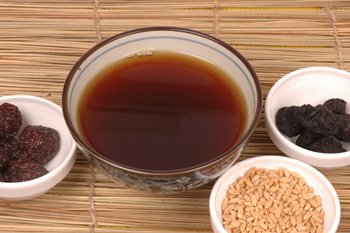黃酒煮烏梅有什么功效？黃酒煮烏梅的做法是什么？