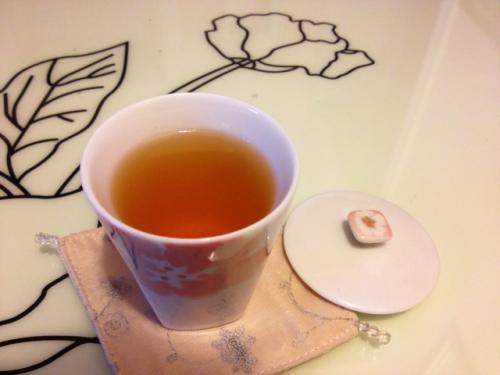 梅子酒兌什么好喝？梅子酒加果汁或者綠茶比較好喝。