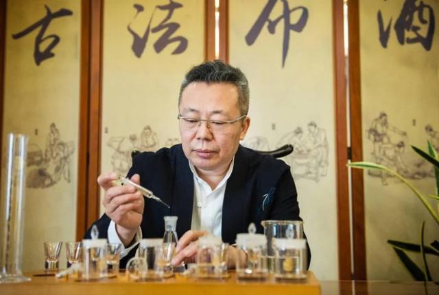 瀘州市酒類行業(yè)協(xié)會會長沈才洪:四川釀酒工業(yè)策駑礪鈍，陸續(xù)復(fù)工