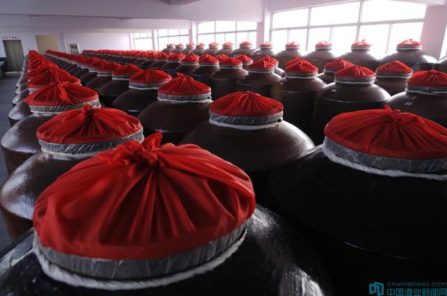 溫和酒業(yè)復(fù)工釀美酒：有序開展復(fù)工復(fù)產(chǎn)，開工釀美酒