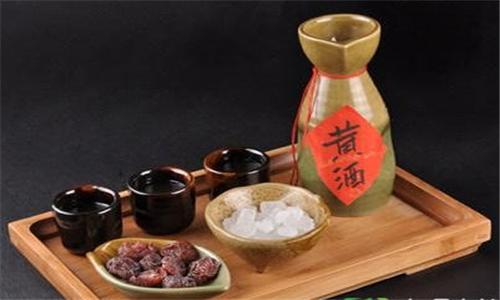 為什么黃酒沒有白酒這么出名？黃酒和白酒的區(qū)別是什么？