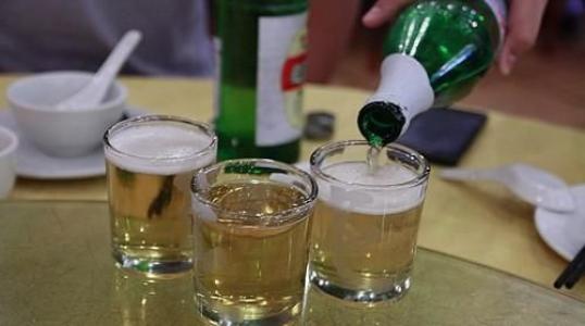 喝一瓶啤酒多久可以開(kāi)車不算酒駕，用蜂蜜水可以解酒嗎？