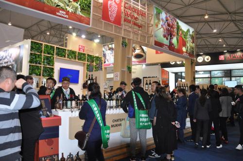 中酒展正在成為酒業(yè)巨頭逐鹿的新戰(zhàn)場(chǎng)：茅五洋瀘汾、富邑、長(zhǎng)城共同的選擇