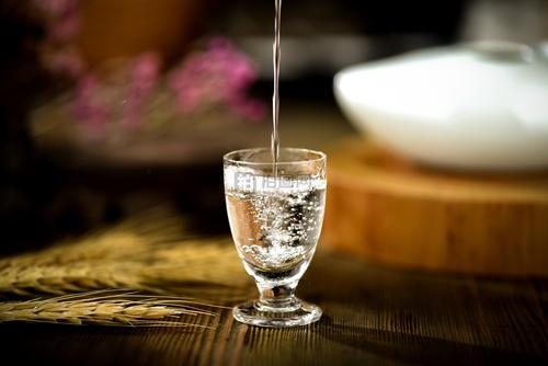 綿柔型白酒有哪些成分？洋河綿柔型白酒有什么好處？