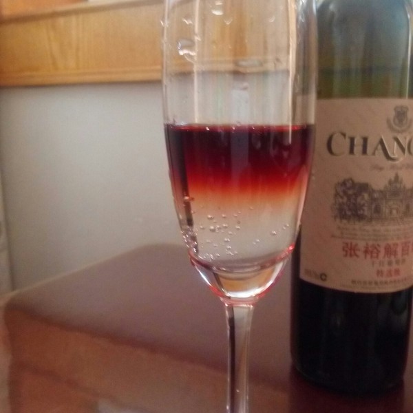 紅酒加雪碧有什么作用，紅酒加雪碧叫什么名字
