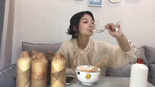 來月經(jīng)可以喝白酒嗎？經(jīng)期喝白酒有什么危害？