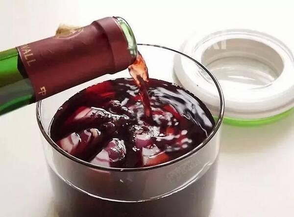 紅酒泡洋蔥什么時(shí)候喝最好？一次喝多少好？