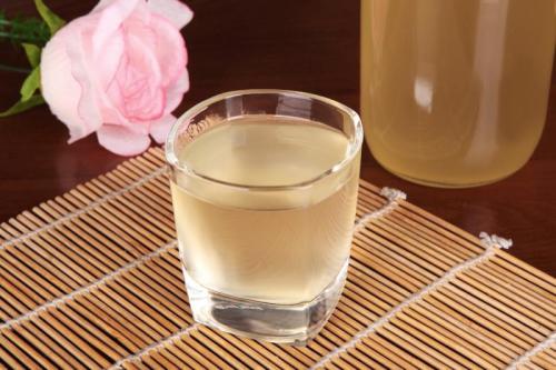 米酒變紅了還能吃嗎？可以放冰箱嗎？