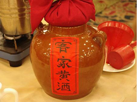 每天喝點黃酒好嗎？每天飲用多少黃酒為好？