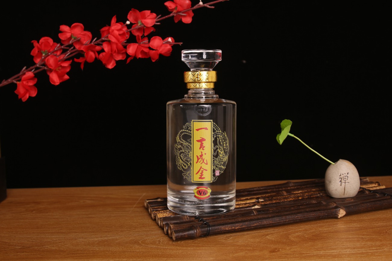 怎么鑒別白酒里的糧食酒與酒精酒？白酒知識(shí)