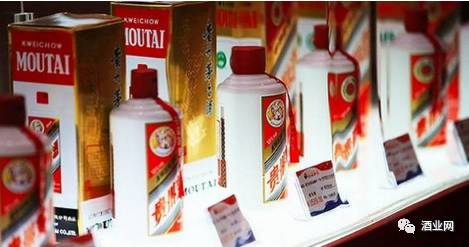 茅臺(tái)一批價(jià)穩(wěn)定在2200元以上，回看茅臺(tái)38年價(jià)格大變化！