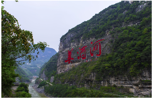醬酒“突圍戰(zhàn)”：茅臺(tái)漲價(jià)、習(xí)酒沖百億、貴州安酒推新