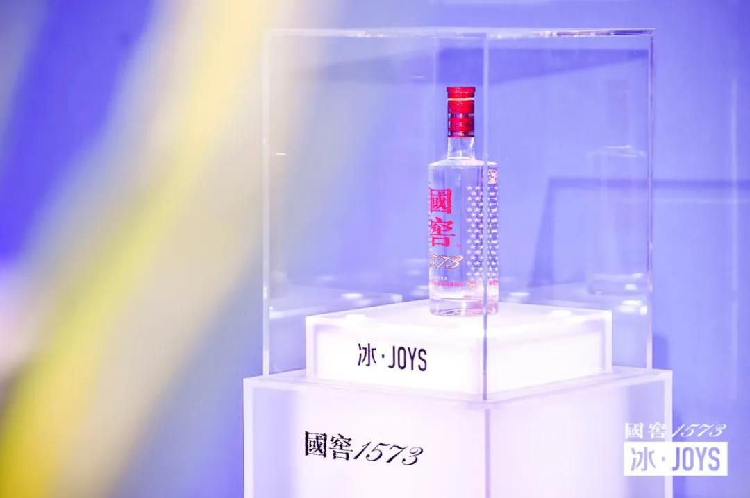 冰火碰撞再升級？這一次瀘州老窖用34場快閃回答