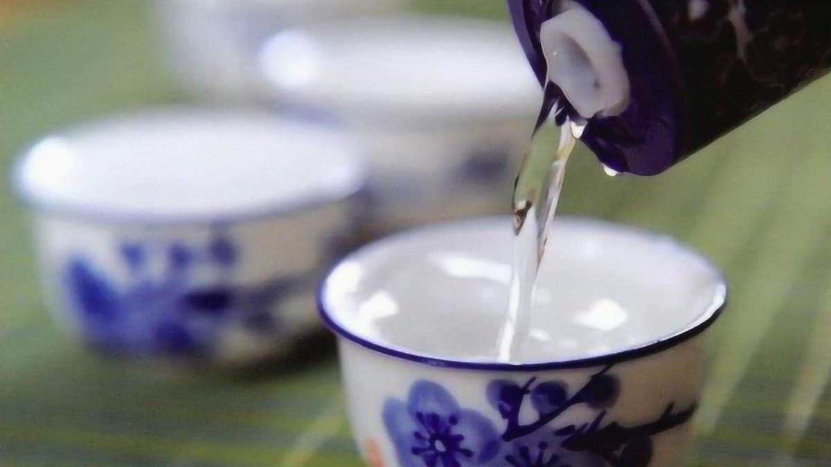 減肥期間可以喝白酒嗎？喝白酒是否可以減肥？