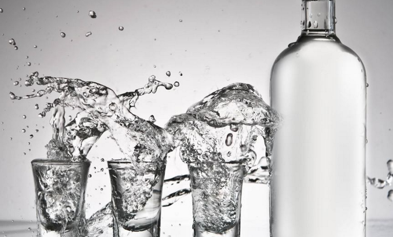 白酒加水就會(huì)變渾濁嗎？白酒加水后的變化