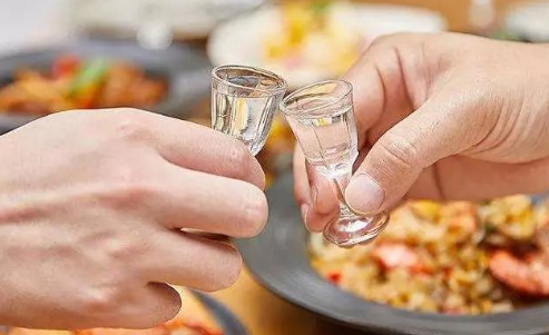 喝白酒的功能，喝白酒有什么好處