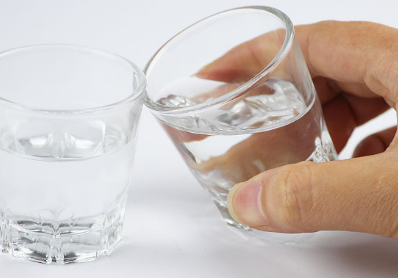 喝白酒的功能，飲用白酒注意事項