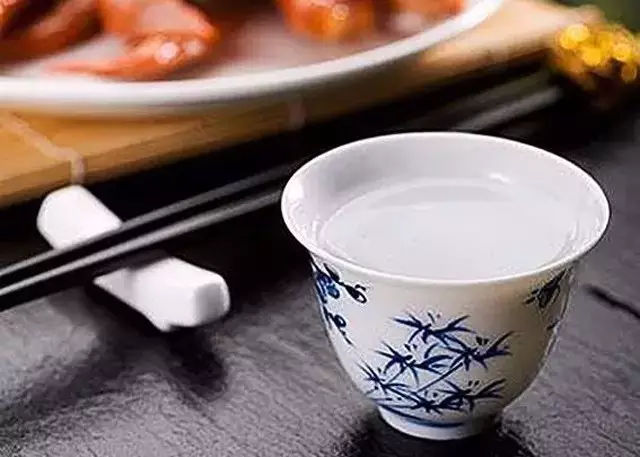 喝白酒的功效，白酒在營(yíng)養(yǎng)上的作用