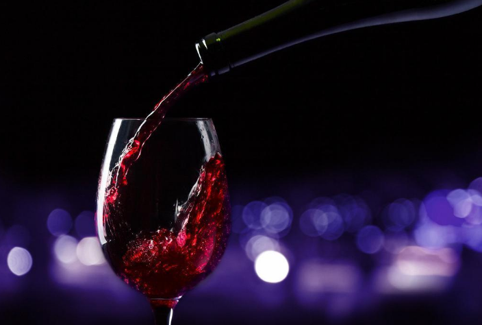 怎么開葡萄酒酒瓶，開瓶器怎么開？