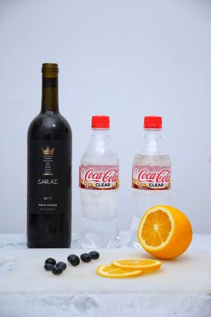 2個(gè)月葡萄酒可以喝了嗎(葡萄酒開(kāi)了兩個(gè)月可以喝嗎)