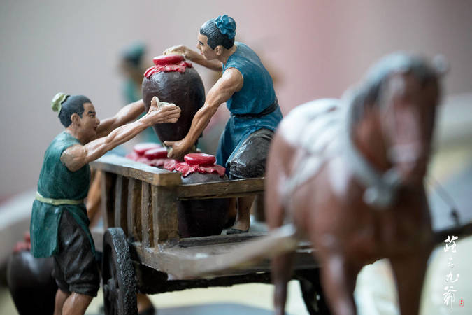 衡水老白干開壇十里香價格(開壇十里香多少錢一瓶)