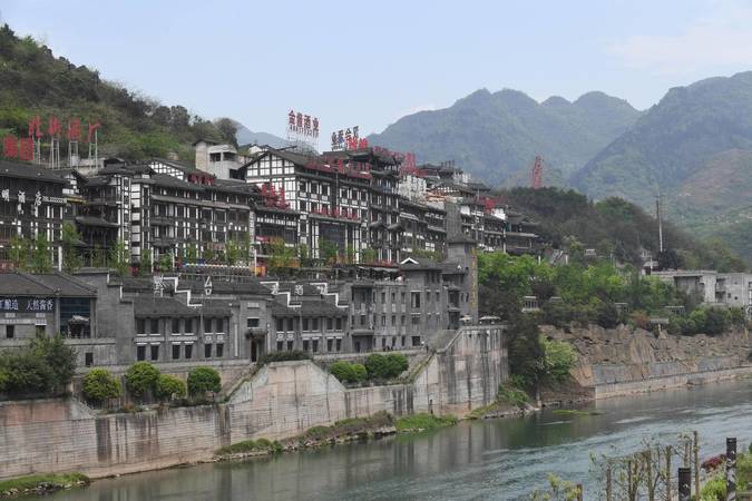 貴州省仁懷市茅臺(tái)鎮(zhèn)南國酒廠怎么樣(貴州省仁懷市茅臺(tái)鎮(zhèn)南國酒廠出品)