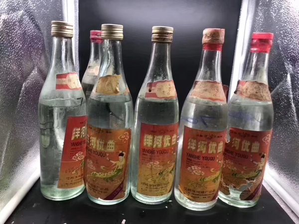 茅臺(tái)酒貢酒多少錢(qián)一瓶(茅臺(tái)貢酒多少錢(qián)一瓶?)