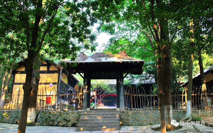 臥龍草廬對(duì)酒價(jià)格木箱兩瓶裝(臥龍草廬對(duì)酒價(jià)格木箱兩瓶裝)