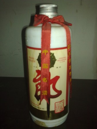 96年朗酒價(jià)格多少錢一瓶(96年的郎酒多少錢一瓶)